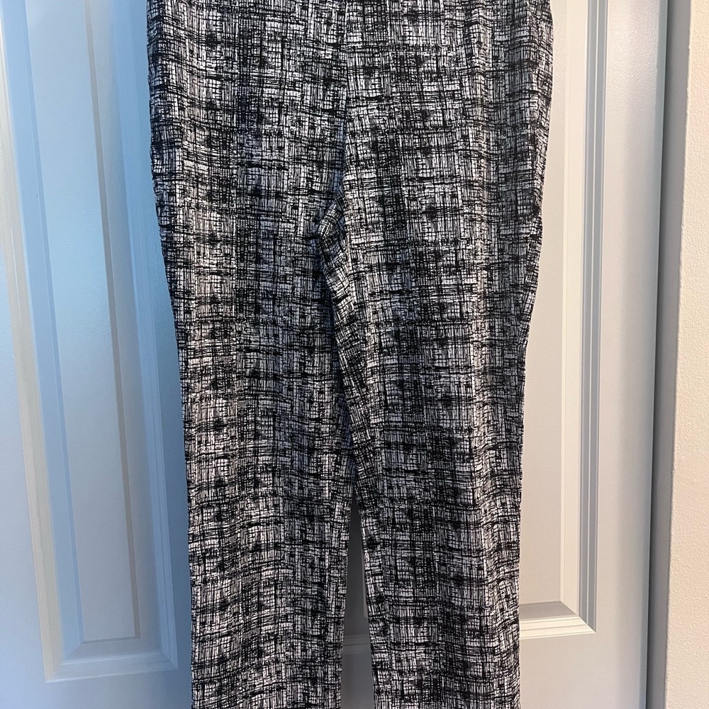 Roz & Ali Black and White Cropped Pants